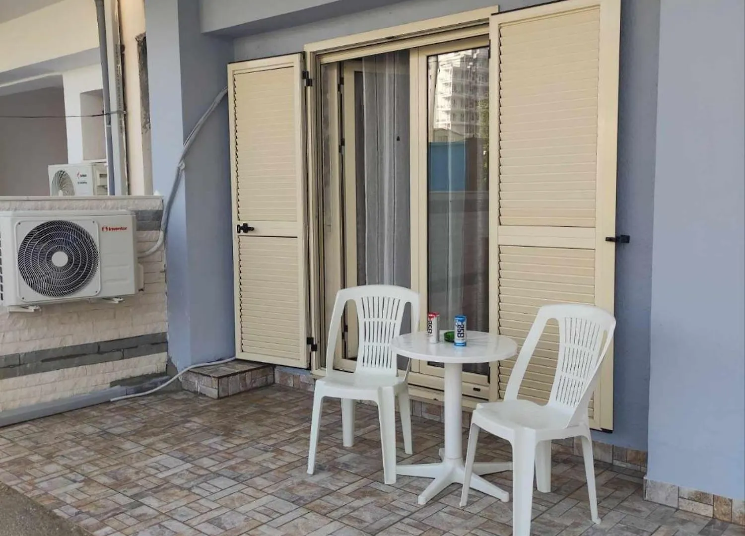 Azuro Villa Vlore 0*,  Albania
